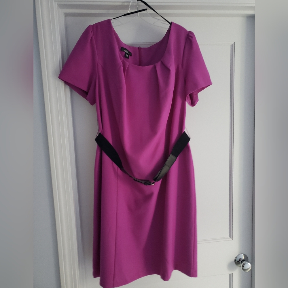 AGB Woman, size 16W Magenta Dress with belt
